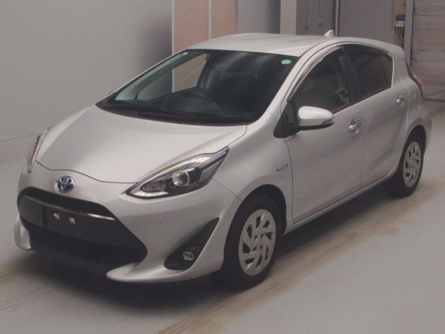 TOYOTA AQUA 2018
