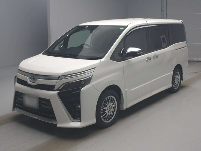 TOYOTA VOXY 2020