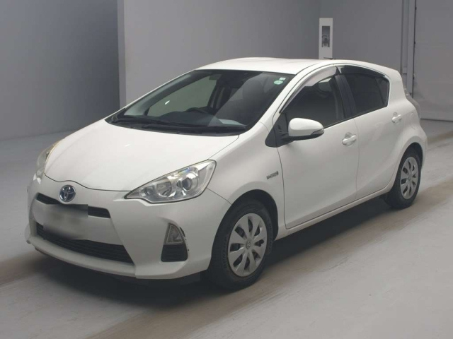 TOYOTA AQUA 2014