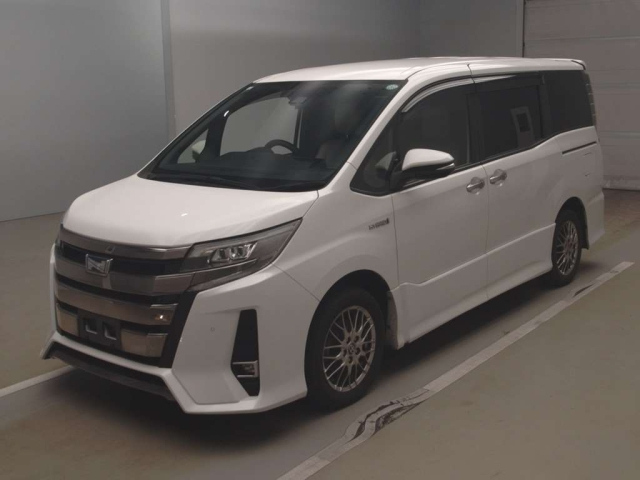 TOYOTA NOAH 2019