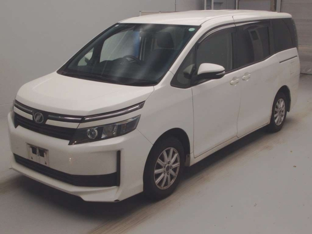 TOYOTA VOXY 2016