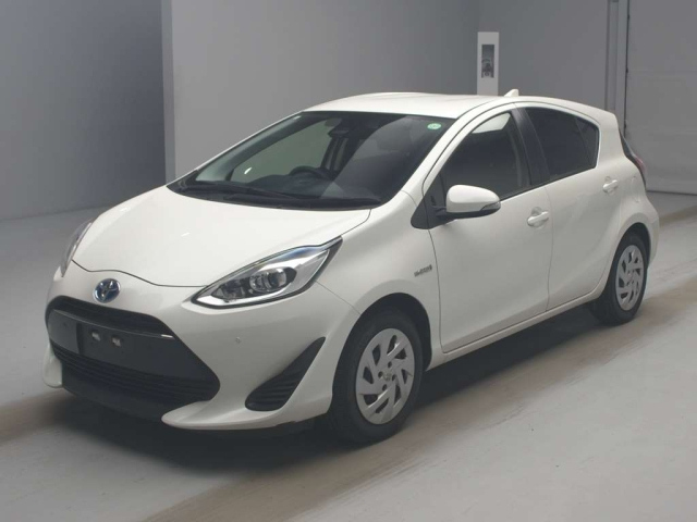 TOYOTA AQUA 2019