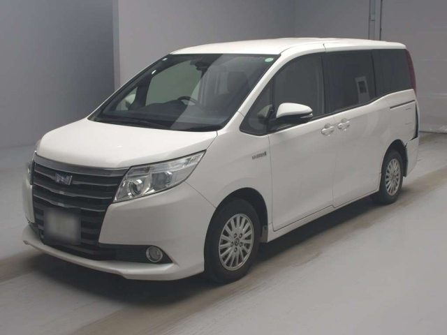 TOYOTA NOAH 2017