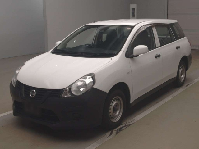 NISSAN AD 2019