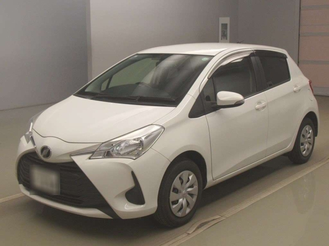TOYOTA VITZ 2017