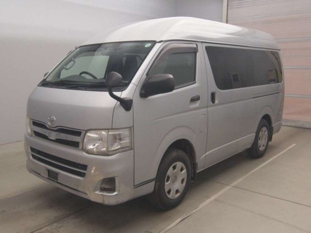 TOYOTA HIACE VAN 2011