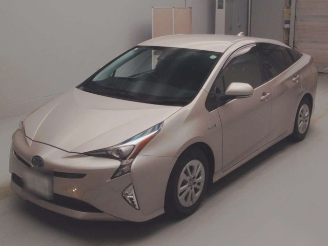 TOYOTA PRIUS 2016