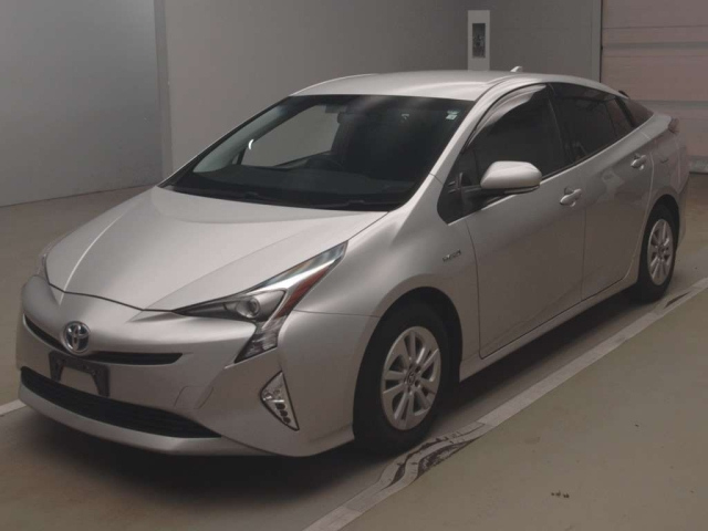 TOYOTA PRIUS 2016
