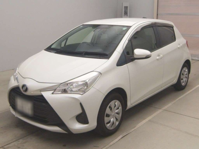 TOYOTA VITZ 2017
