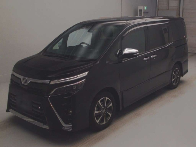 TOYOTA VOXY 2019