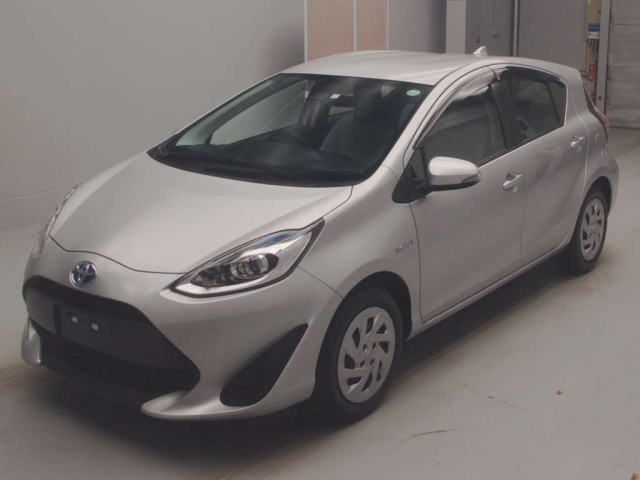 TOYOTA AQUA 2018