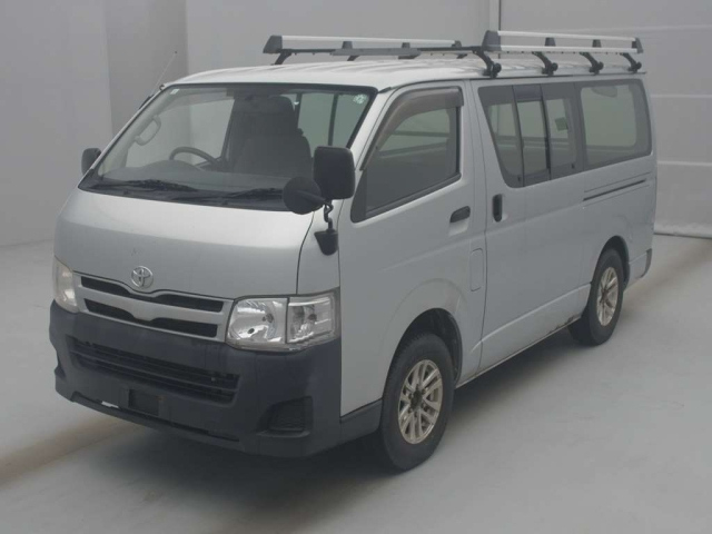 TOYOTA REGIUS ACE VAN 2011