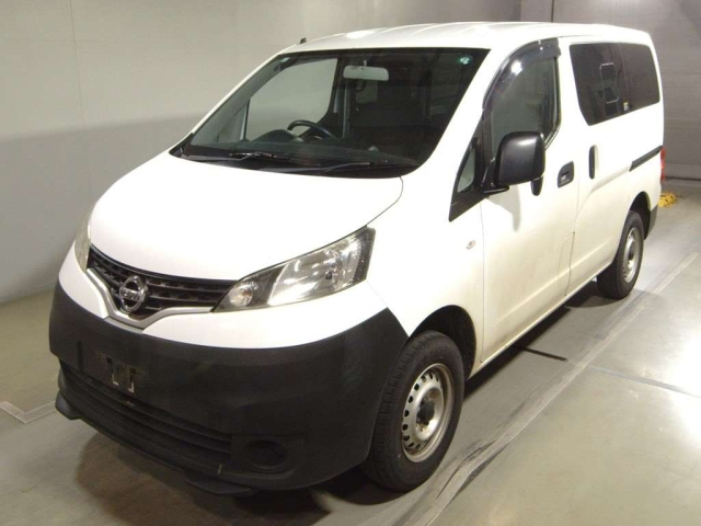 NISSAN NV200 2019