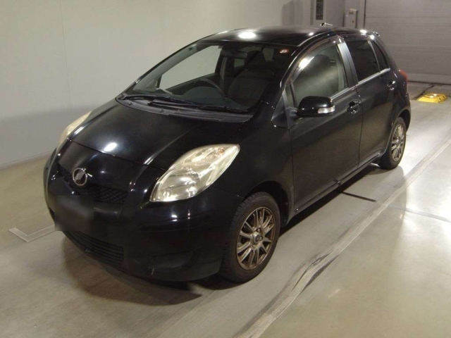 TOYOTA VITZ 2010