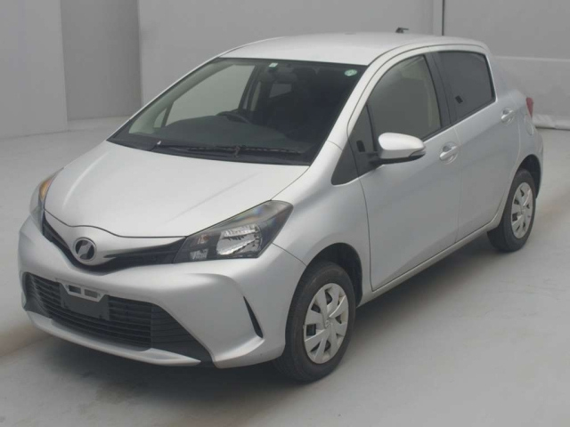 TOYOTA VITZ 2015