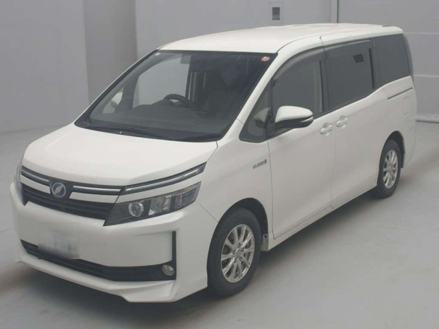 TOYOTA VOXY 2014