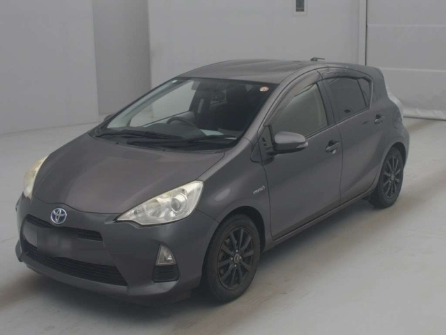 TOYOTA AQUA 2012