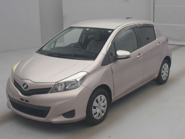 TOYOTA VITZ 2011