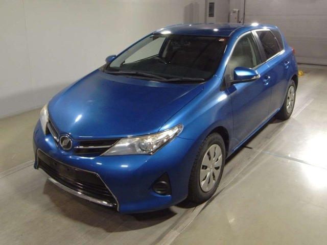TOYOTA AURIS 2012