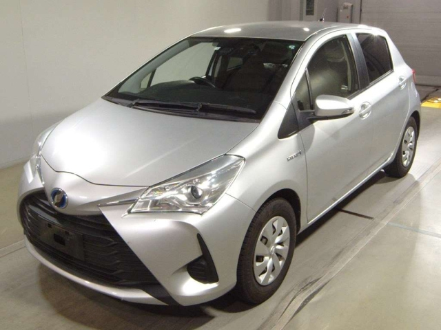TOYOTA VITZ 2018
