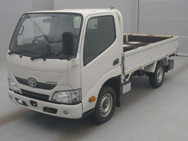 TOYOTA DYNA 2018
