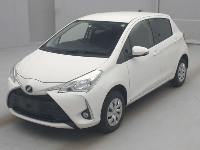 TOYOTA VITZ 2018