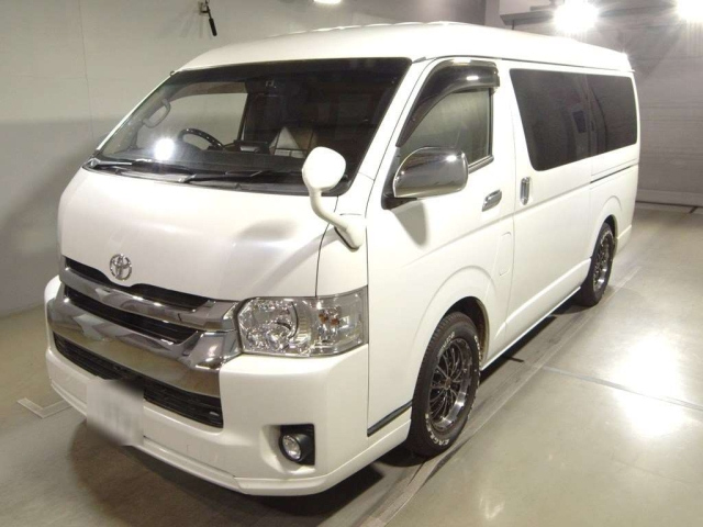 TOYOTA HIACE 2017