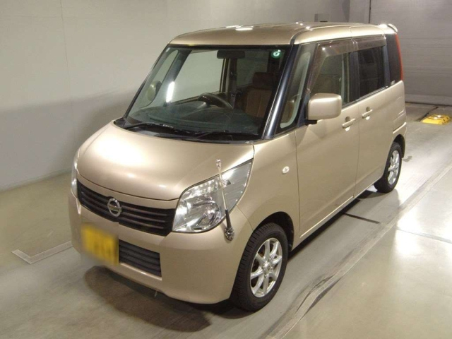 NISSAN ROOX 2010