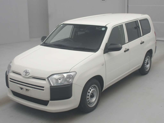 TOYOTA PROBOX 2022