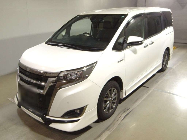 TOYOTA ESQUIRE 2019
