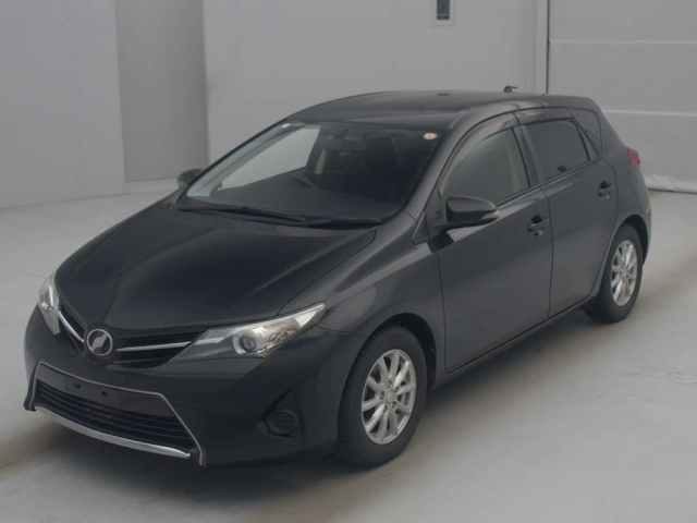 TOYOTA AURIS 2013