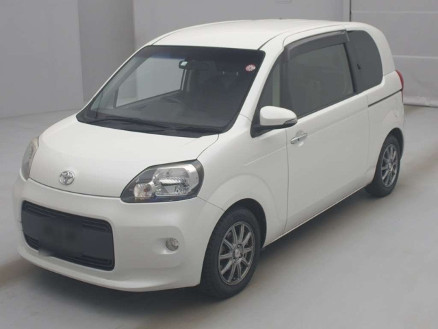 TOYOTA PORTE 2014