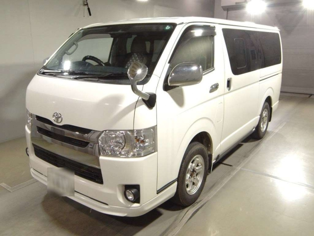 TOYOTA HIACE VAN 2020