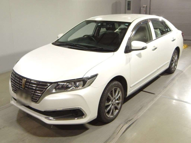 TOYOTA PREMIO 2018