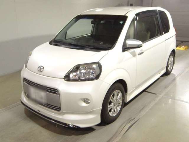 TOYOTA PORTE 2015