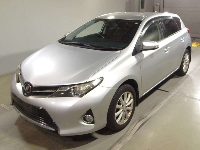 TOYOTA AURIS 2013
