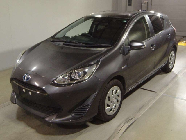 TOYOTA AQUA 2019