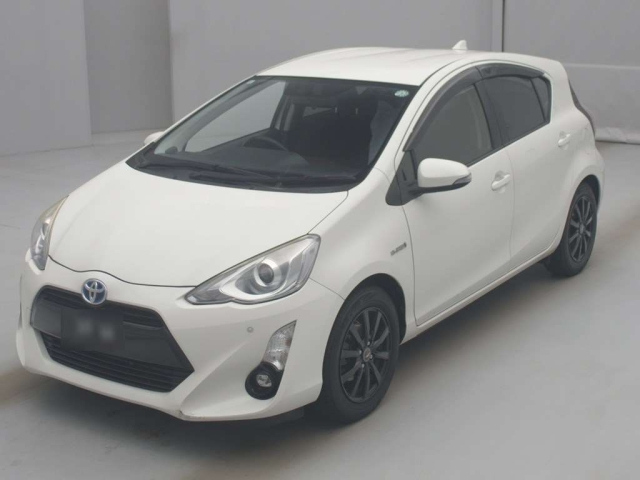TOYOTA AQUA 2015