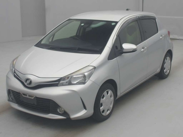 TOYOTA VITZ 2016