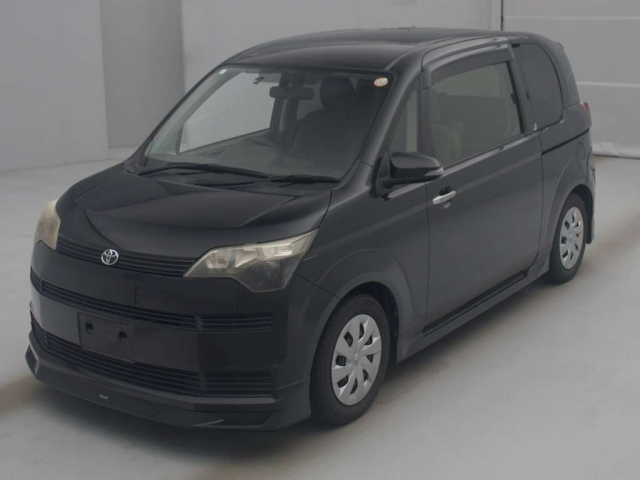 TOYOTA SPADE 2013