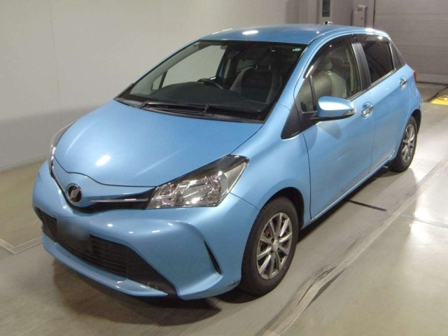 TOYOTA VITZ 2015
