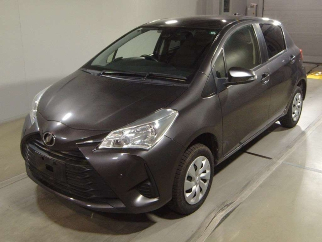 TOYOTA VITZ 2019
