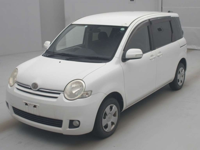 TOYOTA SIENTA 2010