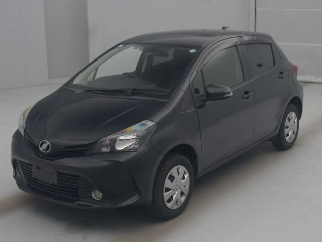 TOYOTA VITZ 2016
