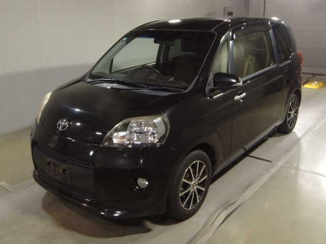 TOYOTA PORTE 2015