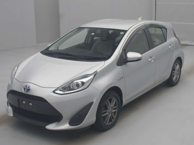 TOYOTA AQUA 2018
