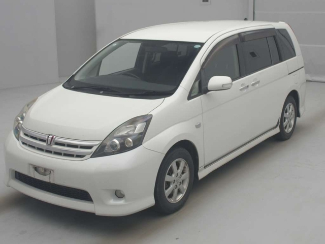 TOYOTA ISIS 2011