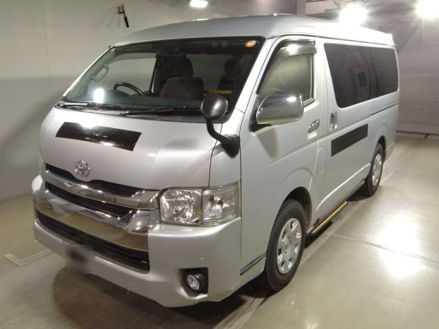 TOYOTA HIACE 2017