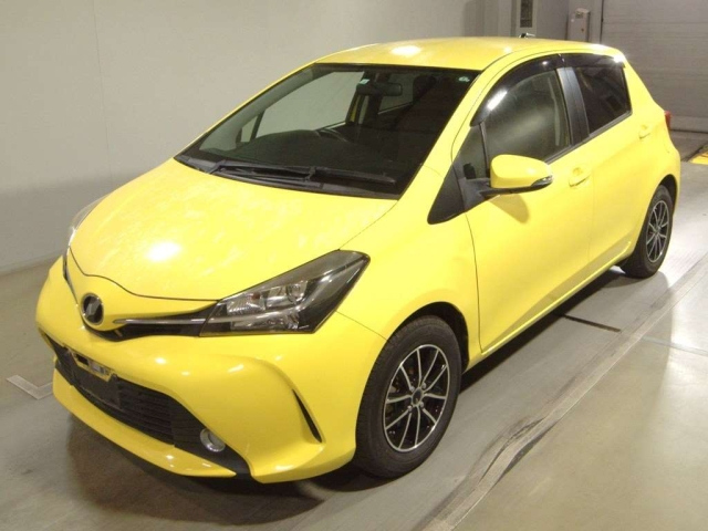 TOYOTA VITZ 2014