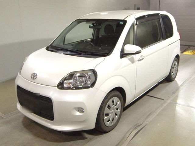 TOYOTA PORTE 2014